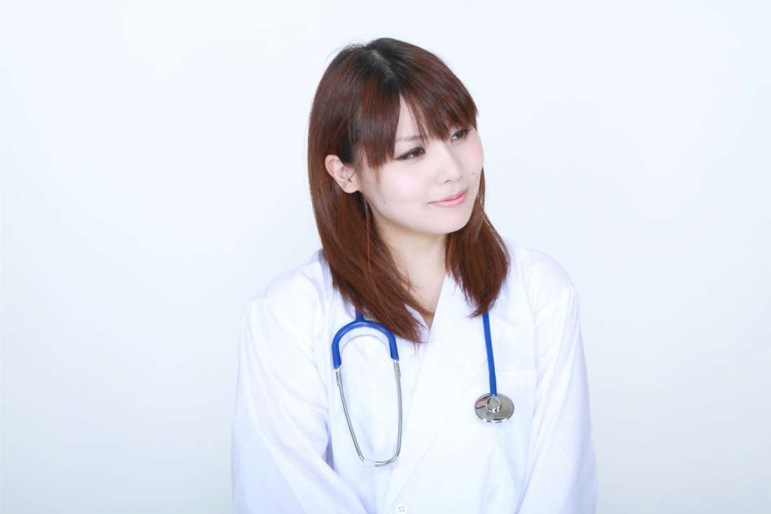 白衣の医師（イメージ）